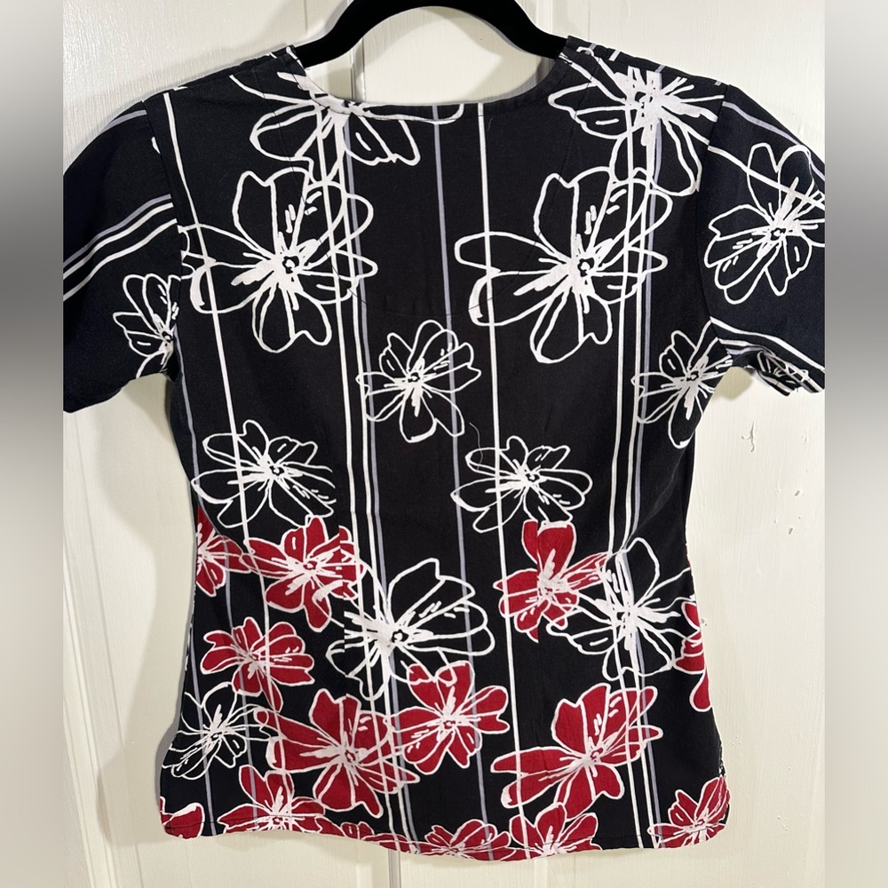 Grey’s Anatomy By Barco Signature Short Sleeve Scrub Top Floral Women’s Size XS - Picture 10 of 11